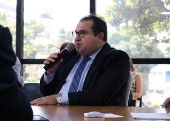 George Santoro vai a ALE defender paternidade de projeto que anula desconto previdenciário