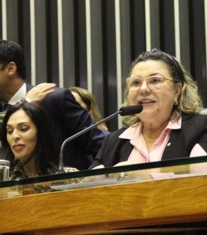 ‘Privilégios permanecem’, diz única tucana que votou contra reforma