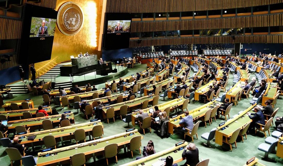 ONU aprova resolução que condena invasão russa na Ucrânia
