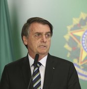 Jair Bolsonaro cria 13º salário para o Bolsa Família