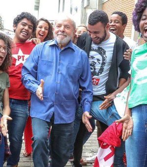 Lula deixa o ‘paz e amor’ e vai para ‘sarrada no ar’