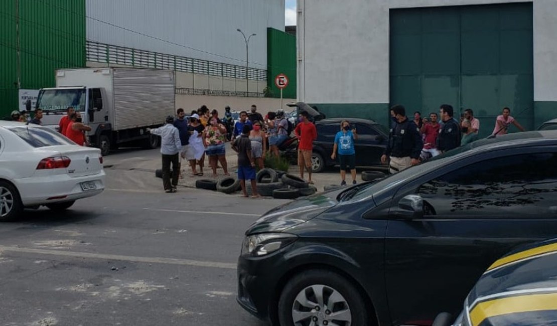 Moradores do Residencial Maceió I protestam por conta da falta d’água