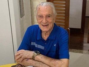 Aos 101 anos, Orlando Drummond, o Seu Peru, está internado no Rio