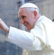 Papa Francisco fica preso em elevador do Vaticano por 25 minutos