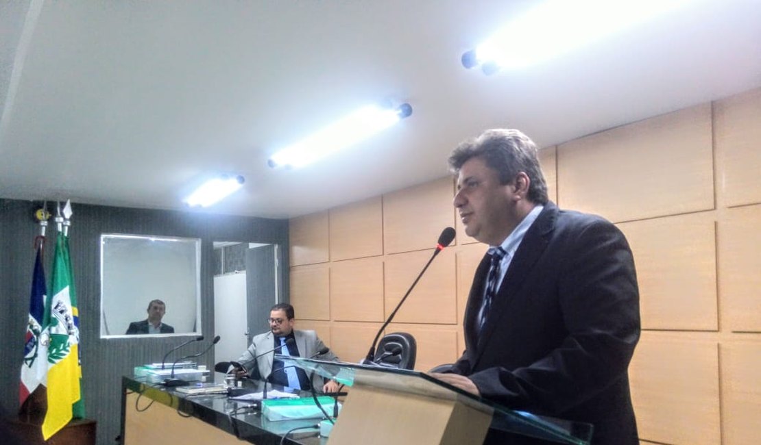 Câmara Municipal de Arapiraca recebe alunos da Unirb