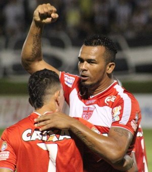 Atacante Zé Carlos deve retornar ao time do CRB diante do Londrina
