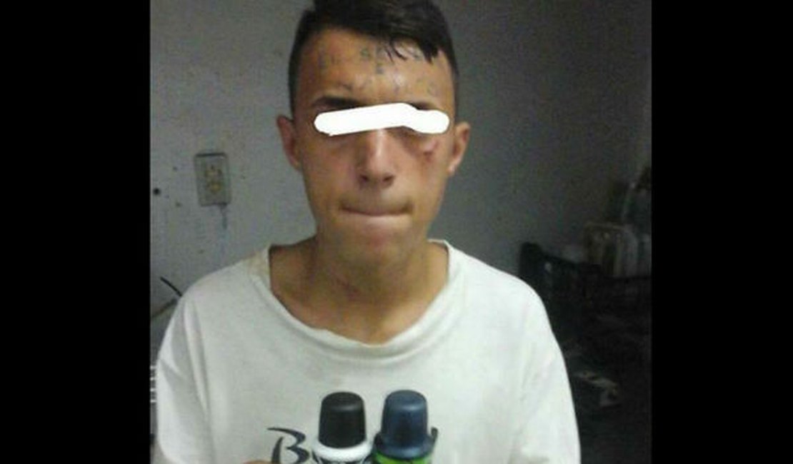Jovem que teve testa tatuada 'ladrão e vacilão' é preso novamente