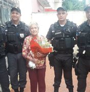 Policiais visitam idosa feita refém após assalto no interior do RJ