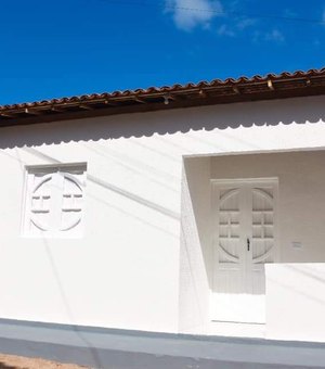 Prefeitura de Maragogi entrega casa nova em São Bento