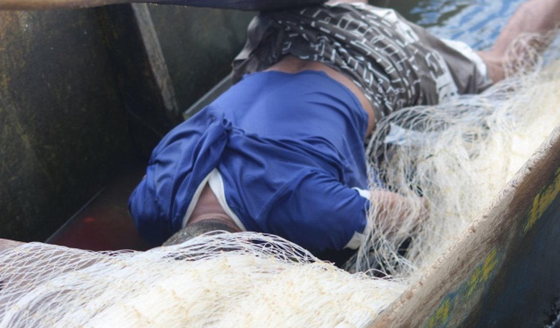 Corpo de pescador é encontrado boiando na Lagoa Manguaba