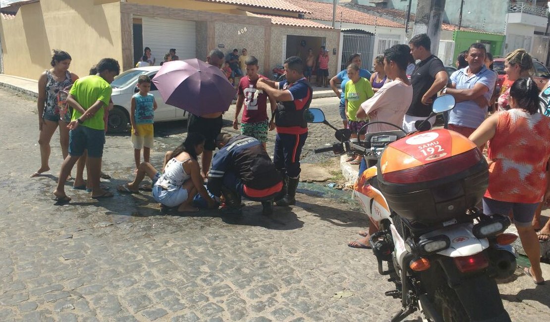Colisão entre carro e moto deixa jovem ferido em Arapiraca