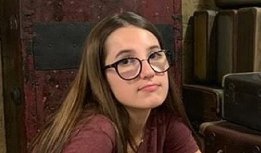Adolescente que matou amiga em acidente pratica tiro esportivo com o pai
