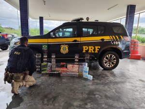 Polícia Rodoviária Federal apreende carga de cigarros eletrônicos, em Canapi