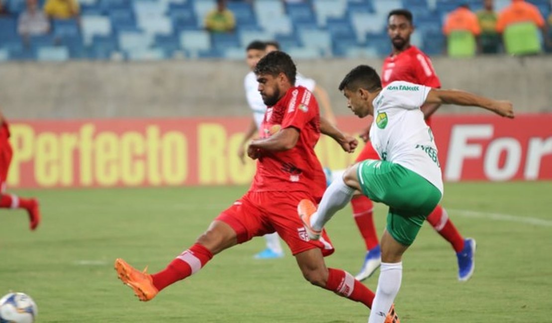 CRB é goleado pelo Cuiabá e praticamente dá adeus ao sonho do acesso