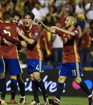 Espanha conta com tropeço da Itália e se garante na Copa do Mundo