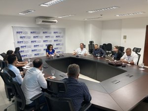 MPF promove reunião para discutir problemas ambientais e ocupação desordenada na Praia da Sereia, em Maceió