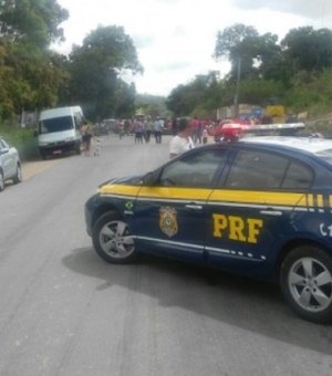 Índios liberam BR-101, em Alagoas, após mais de 24 horas de bloqueio
