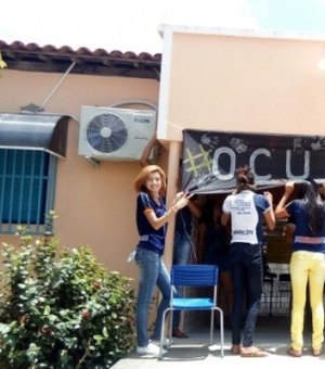 Estudantes ocupam escola no último dia de prazo do MEC, no Agreste de Alagoas