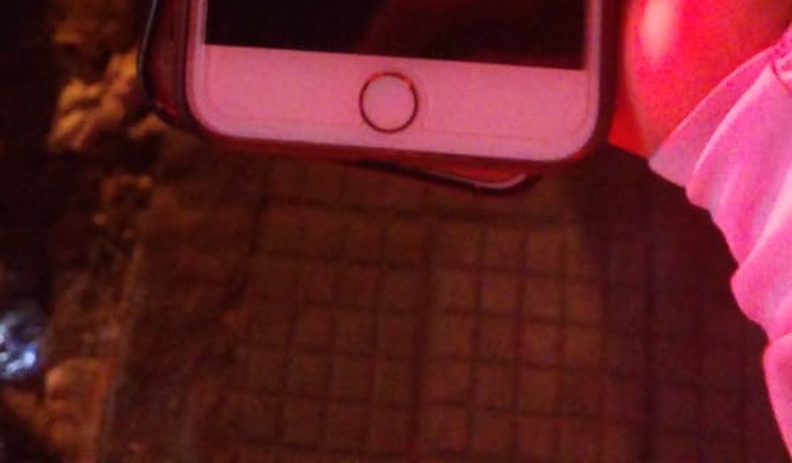 Suspeita de furtar celulares, mulher é presa pelo Ronda no Bairro