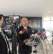 Após encontro com Bolsonaro, Conselho de Medicina autoriza hidroxicloroquina no início da Covid-19