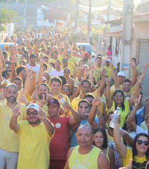 Júnior Loureiro consolida campanha com caminhada histórica em Japaratinga