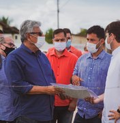Rodrigo Cunha e prefeito de Marechal visitam terreno que beneficiará vítimas da enchente