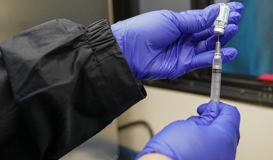 Nova York começa a vacinar jovens entre 16 e 29 anos contra a Covid-19