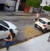 Vídeo flagra assalto após perseguição em rua na Ponta Verde