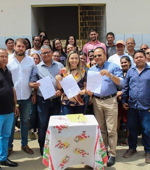 Fernanda Cavalcanti assina ordem de serviço de reforma de escola em São Luís