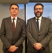 Bolsonaro escolhe embaixador Ernesto Araújo para Relações Exteriores