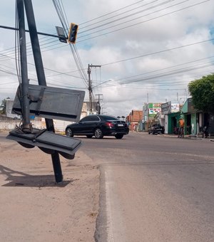 [Vídeo ]Semáforos na Avenida Vereador João Saturnino na AL-115 estão sem funcionar