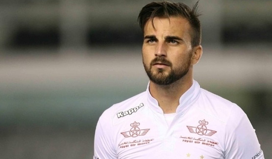CRB acerta a contratação de meia do Santos