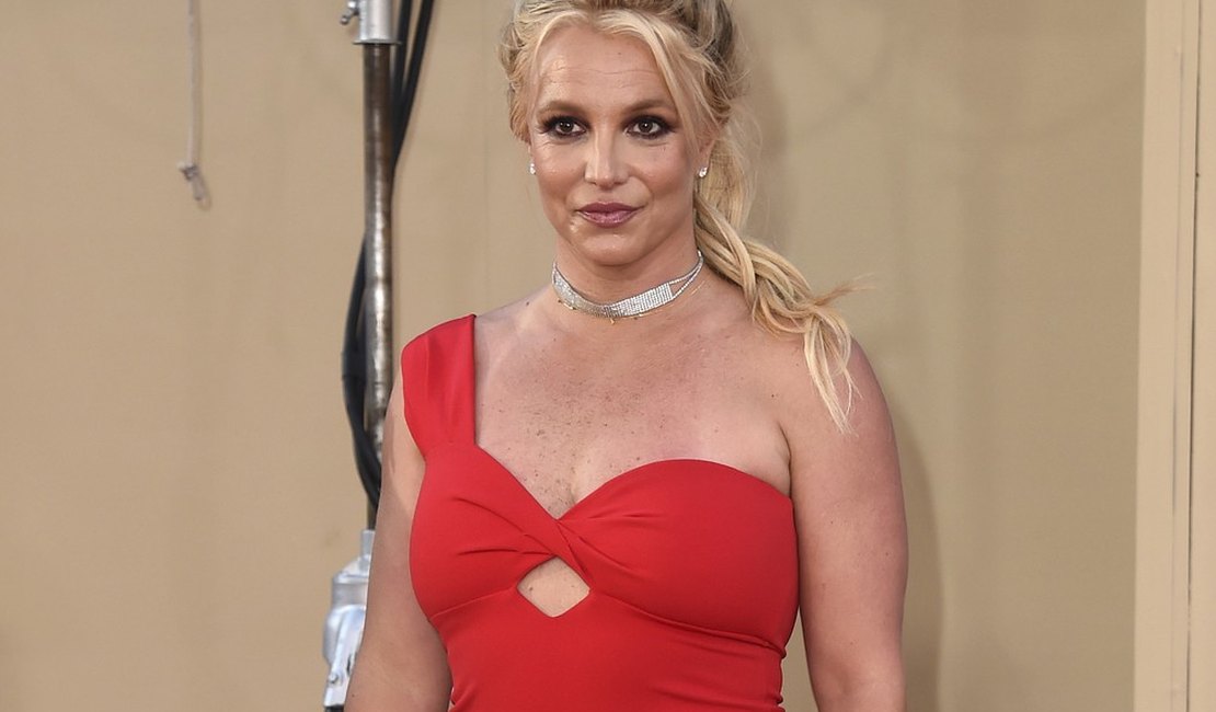 Britney Spears: justiça decide que pai da cantora permanecerá como seu tutor