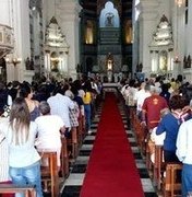 Mesmo com decreto de Bolsonaro, cultos e missas permanecem suspensos em AL