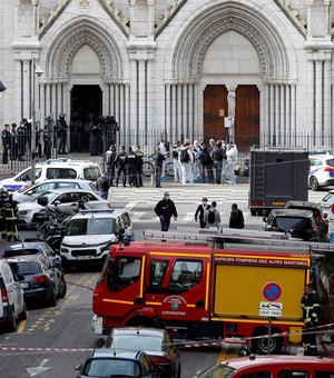 Ataque a faca deixa 3 mortos em Nice, na França; uma vítima foi degolada