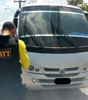 SMTT recolhe veículos clandestinos em operação