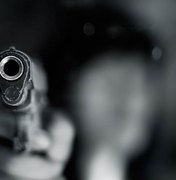 Menino de 9 anos mata irmão de 16 ao entregar arma para vítima 