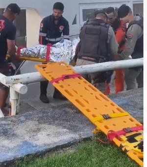 Jangada vira e tripulantes se afogam na Barra de Santo Antônio