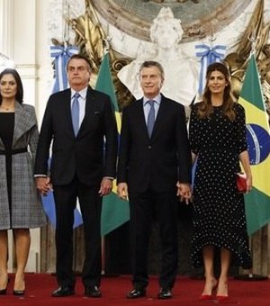 Em primeira viagem oficial, Michelle Bolsonaro discursa em cúpula global 