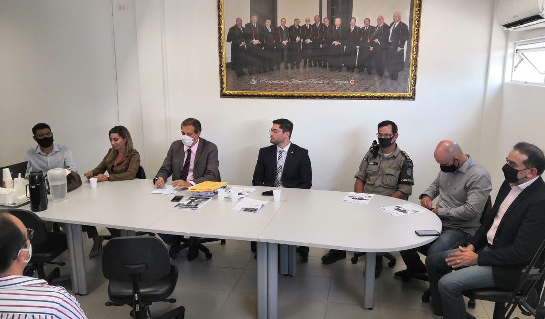 [Vídeo] Reunião no Ministério Público, em Arapiraca, discute combate a corrupção eleitoral
