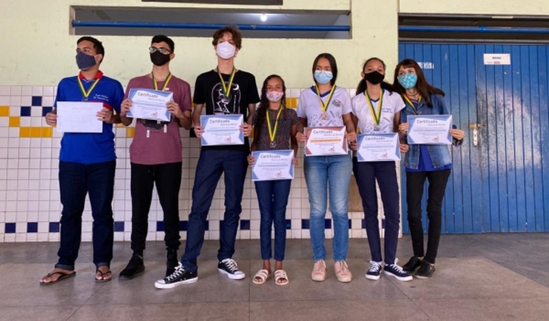 Escola da rede estadual é destaque em olimpíada nacional de matemática