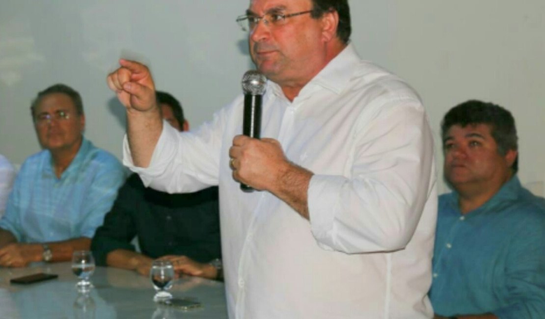 Luciano Barbosa participa de encontro em Brasília