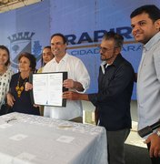 [Vídeo] Luciano Barbosa assina ordem de serviço de estrada que liga o Cavaco às comunidades Breu e Canaã