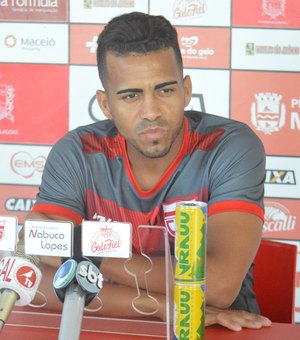 Júnior desfalca o CRB, mas Wellington Carvalho e Guilherme Souza voltam após suspensão