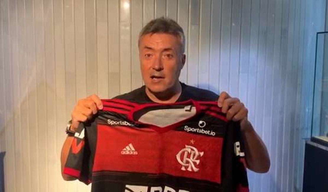 Flamengo anuncia novo técnico e reativa perfil em espanhol nas redes sociais