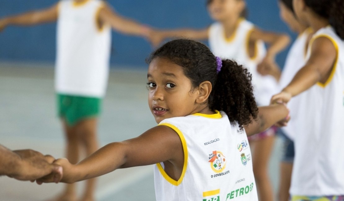 Instituição de Maceió faz Festa Junina para crianças carentes
