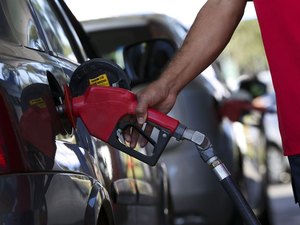 Preço da gasolina em Alagoas termina o mês em alta 