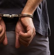 Acusado preso por roubo era foragido da Justiça por homicídio, afirma polícia