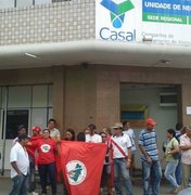 Sem água em assentamento, MST ocupa sede da Casal em Arapiraca