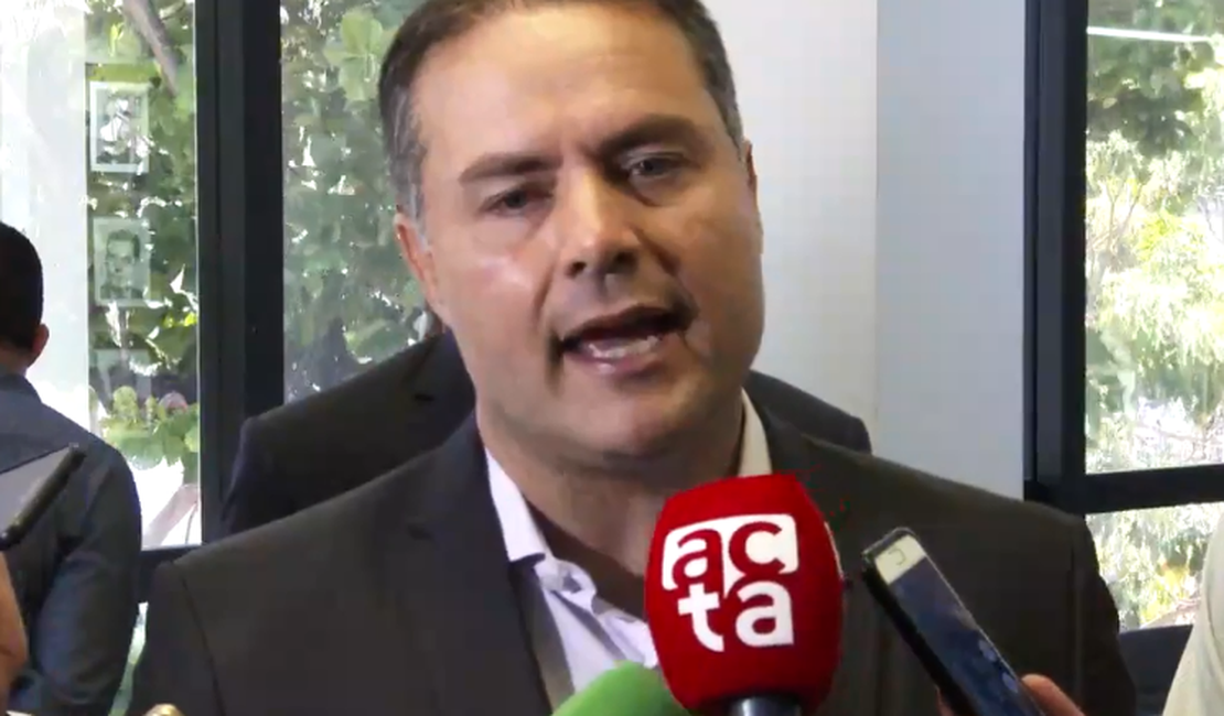 Renan Filho se pronuncia sobre morte do ex-governador Guilherme Palmeira